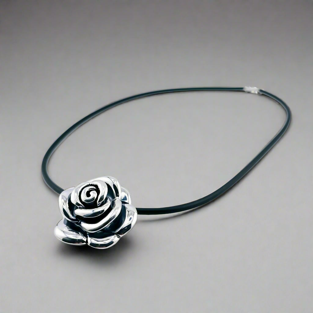 Rosa Silver Cord Necklace