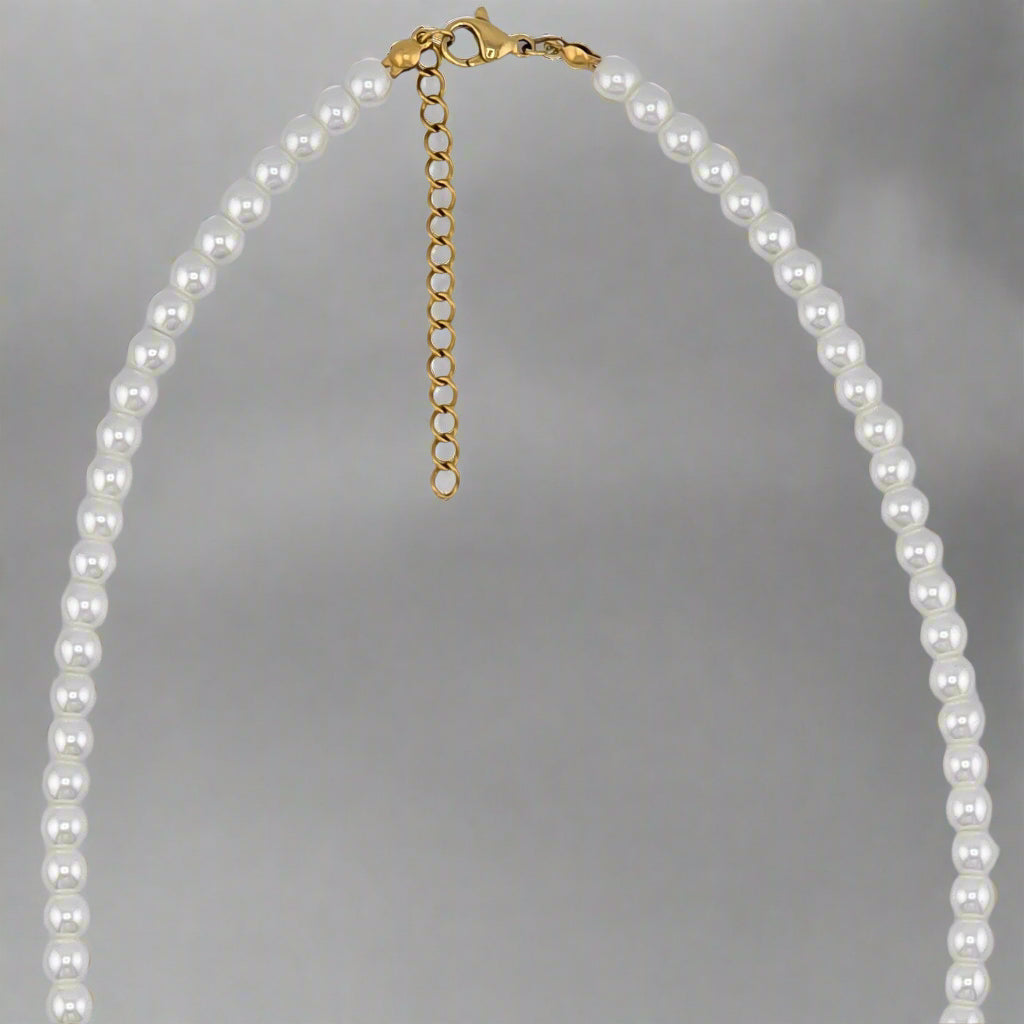 Hearty Pearls - Gold Pendant & Petit Pearls Necklace