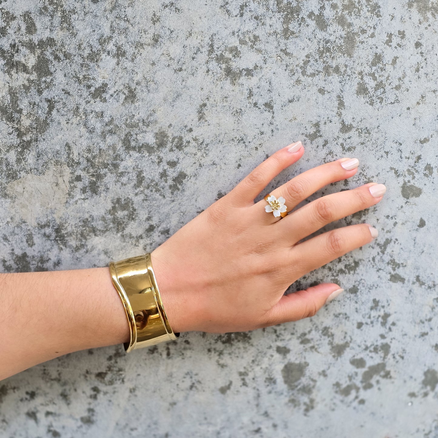 Sakura - Mother Pearl Stainless Steel Gold Plated Ring