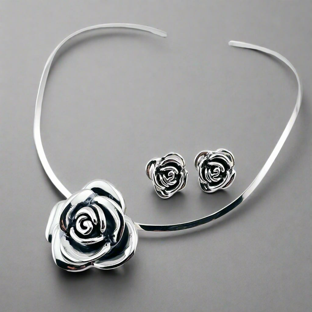 Rosa Set With Torque Necklace