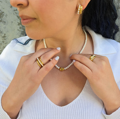 Hearty Pearls - Gold and Pearls Stud Earrings
