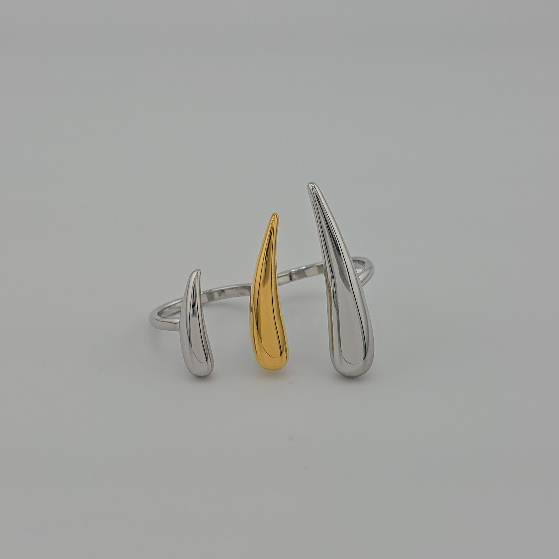 Claws-_Double_Finger_Stainless_Steel_Gold_Pleated_Cuff_Ring two tones