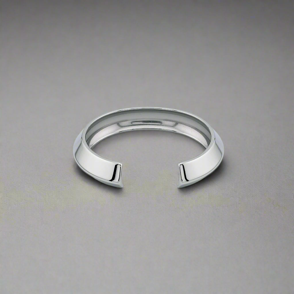 Liza - Retro Geometric Stainless Steel Cuff Bracelet